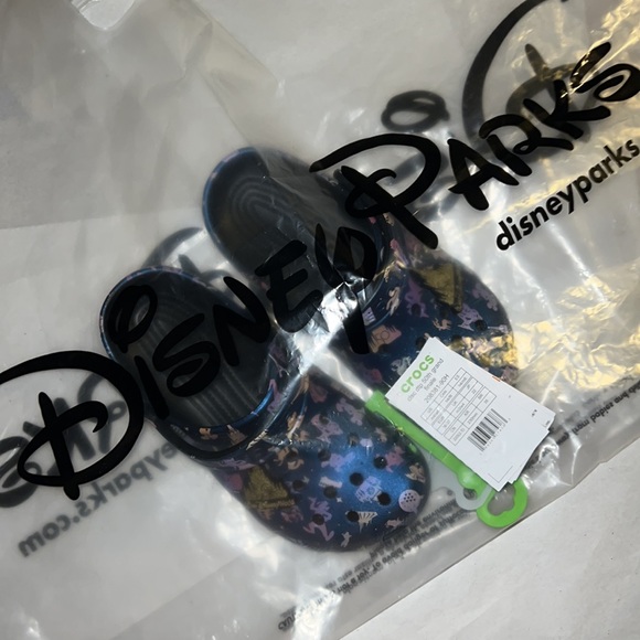 M4/W6 Disney Crocs Grand Finale 50th Anniversary Clogs - Picture 16 of 16